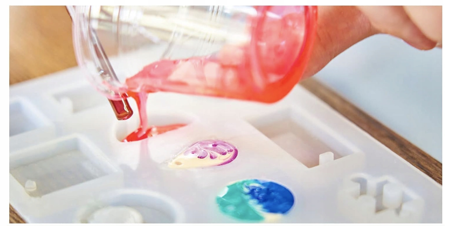 Zestaw Do Odlewania Żywicy Epoksydowej 300 sztuk silikonowe foremki Liter - obrazek 2